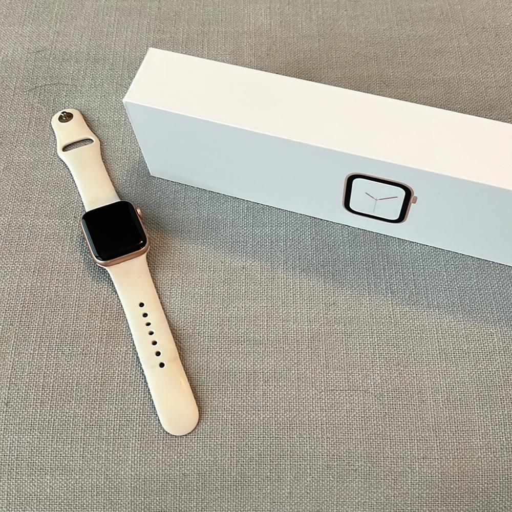 Apple Watch series 4-gold 40 mm case